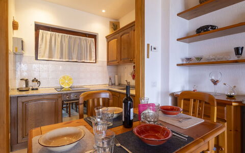 A Moment of Peace: Meubles, Design Intérieur, Bois, Comptoir, Sol, Cabinetry, Plafond, Pièce, Cuisine, Sol