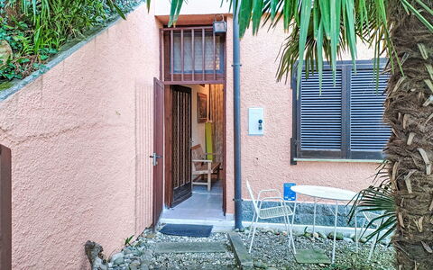 Uliana: Meubles, Bois, Chaise, Sol, Mer, Balcon, Clôture, Plate-Forme, Dur, Tache De Bois