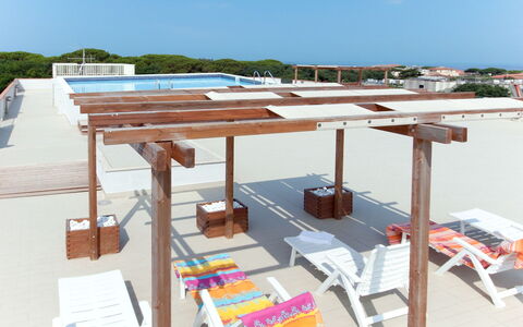 Le Dimore di Santa Costanza: Meubles, Bois, Chaise, Sol, Mer, Balcon, Clôture, Plate-Forme, Dur, Tache De Bois