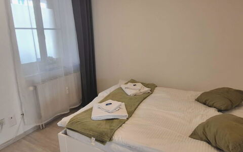 Apartment Goldey: Lit, Chambre, Drap De Lit, Sol, Literie, Sol, Bois, Design Intérieur, Meubles, Linge
