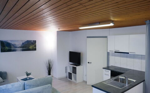 Apartment Goldey: Design Intérieur, Plafond, Bois, Sol, Sol, Meubles, Pièce, Chaise, Dur, Tache De Bois