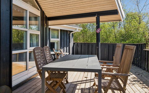 Euphemia - 200M from the Sea: Meubles, Bois, Design Intérieur, Sol, Sol, Chaise, Pièce, Plafond, Salon, Appartement