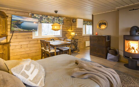Lystikämän Helmi: Bois, Plafond, Design Intérieur, Meubles, Domicile, Éclairage, Sol, Maison, Pièce, Sol