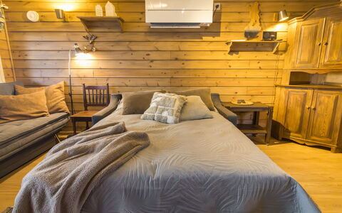 Lystikämän Helmi: Meubles, Design Intérieur, Lit, Sol, Sol, Bois, Chambre, Plafond, Pièce, Éclairage
