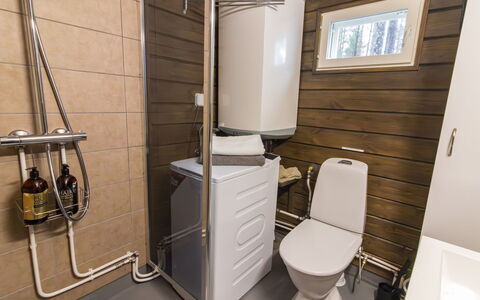 Lystikämän Helmi: Bois, Sol, Siège De Toilette, Sol, Toilette, Luminaire Plomberie, Design Intérieur, Plomberie, Pièce, Salle De Bains