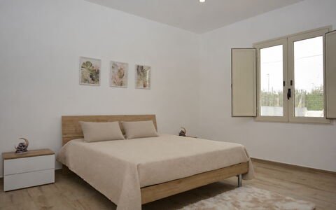 Villa Cosentini: Lit, Meubles, Chambre, Sol, Sol, Design Intérieur, Mur, Bois, Drap De Lit, Literie