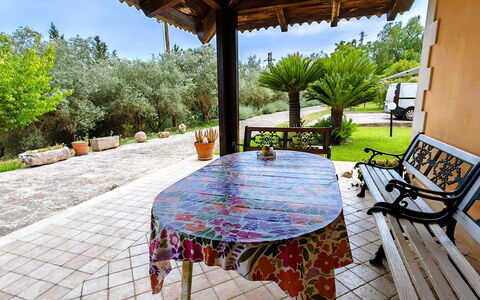 Villa del Monte: Meubles, Chaise, Mobilier De Jardin, Jardin, Dalle, Ombre, Arrière-Cour, Tableau De Plein Air, Cour, Aménagement Paysager