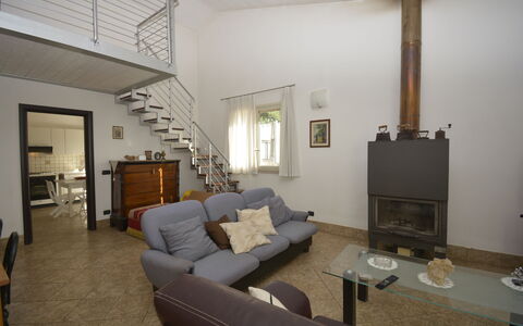 Villa del Monte by Geco Vacation Rentals: Meubles, Design Intérieur, Sol, Mur, Sol, Canapé, Pièce, Bois, Salon, Plafond