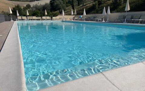 Serafini Holiday Home: Piscine, Mobilier De Jardin, Composite, Recours, Balancelle, Thermes, Chaise, Ville Resort, Eco Hôtel, Hôtel