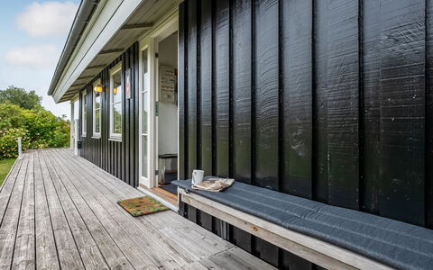 Hava - 250M from the Sea: Bois, Domicile, Porche, Plate-Forme, Dur, Toit, Tache De Bois, Parquet, Eco Hôtel