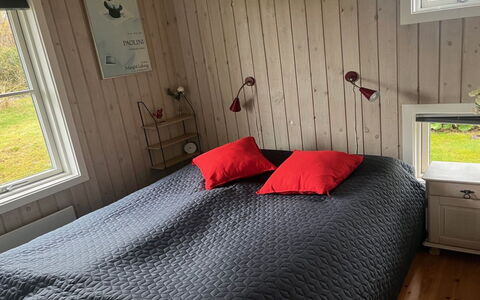 Hava - 250M from the Sea: Bois, Chambre, Sol, Sol, Drap De Lit, Literie, Meubles, Lit, Design Intérieur, Linge