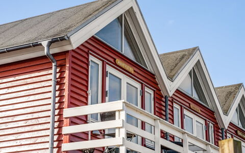 Ljubinka - 5M from the Sea: Siding, Balcon, Planche, Porche