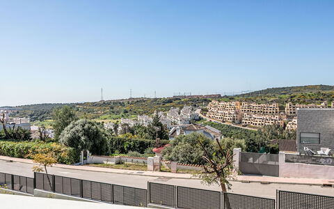 Habitat Valle Romano: Jour, Design Urbain, Clôture, Balcon