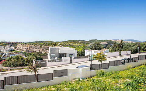 Habitat Valle Romano: Ciel, Jour, Architecture, Zone Résidentielle, Design Urbain, Composite, Pente, Béton, Banlieue, Ombre