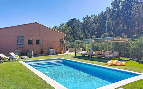 Villa Solhyllan: Piscine, Recours, Loisir, Composite, Mobilier De Jardin, Arrière-Cour, Eco Hôtel, Jardin, Biens, Hacienda