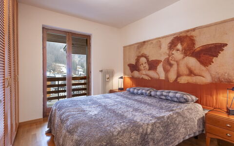 La Marmotta: Bois, Design Intérieur, Pièce, Lit, Sol, Chambre, Meubles, Sol, Plafond, Cadre
