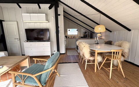 Petkana - 4Km from the Sea: Meubles, Design Intérieur, Sol, Bois, Sol, Plafond, Chaise, Parquet, Éclairage, Table