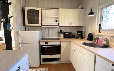 Petkana - 4Km from the Sea: Appareil De Cuisine, Cuisine, Bois, Principaux Appliance, Sol, Meubles, Comptoir, Cabinetry, Design Intérieur, Sol
