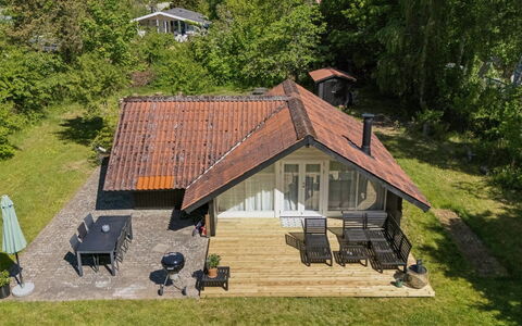 Petkana - 4Km from the Sea: Maison, Domicile, Toit, Chalet, Biens, Ferme, Porche, Pelouse, Jardin, Aménagement Paysager