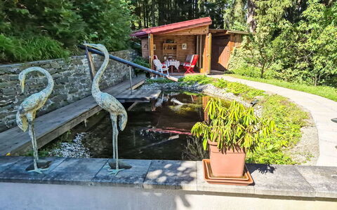 Luna: Toit, Maison, Domicile, Chalet, Porte, Siding, Biens, Pelouse, Cour, Porche