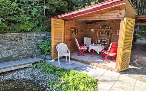 Luna: Toit, Maison, Domicile, Chalet, Porte, Siding, Biens, Pelouse, Cour, Porche
