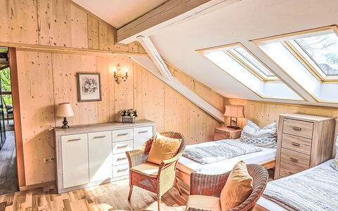 Apt. Luna: Meubles, Design Intérieur, Chambre, Lit, Bois, Sol, Plafond, Sol, Pièce, Éclairage