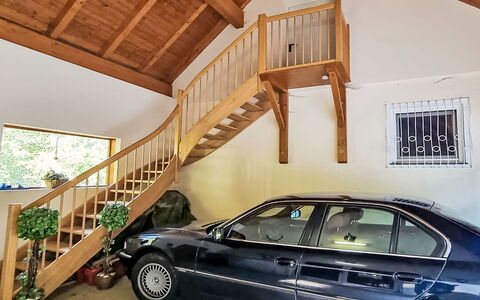 Luna: Bois, Escaliers, Sol, Dur, Plafond, Tache De Bois, Balustrade, Grenier, Faisceau, Balustre
