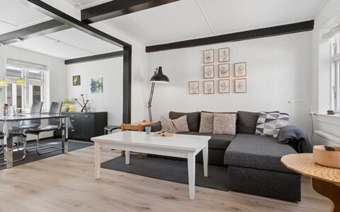 Cedomir - 400M from the Sea: Meubles, Design Intérieur, Sol, Canapé, Mur, Sol, Bois, Plafond, Table, Salon