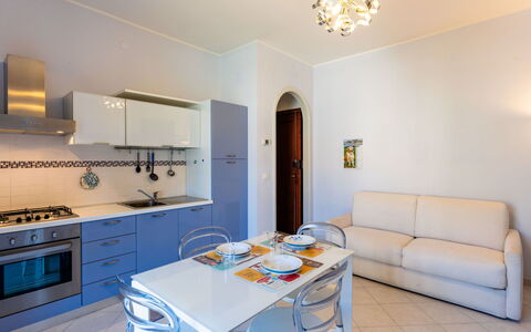 Geranio: Sol, Design Intérieur, Sol, Pièce, Meubles, Appartement, Plafond, Cabinetry, Table Cuisine Et Salle A Manger, Chaise