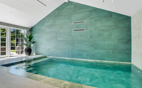 Goti - 400M from the Sea: Sol, Sol, Piscine, Design Intérieur, Tuile, Composite, Matériau Naturel, Luminaire Plomberie, Recours, Baignoire