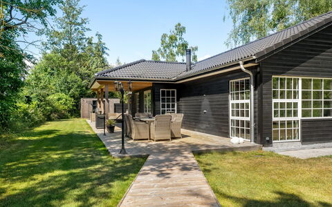 Goti - 400M from the Sea: Maison, Chalet, Domicile, Toit, Siding, Biens, Jardin, Batiments Jardin, Ferme, Ombre