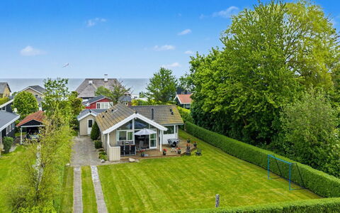 Arnia - 100M from the Sea: Arbre, Banque, Chalet, Zone Rurale, Lac, Réflexion, Réservoir, Étang