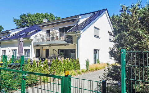 Traumzeit: Zone Résidentielle, Quartier, Maison, Domicile, Clôture, Ombre, Chalet, Balcon, Accueil Escrime, Porte