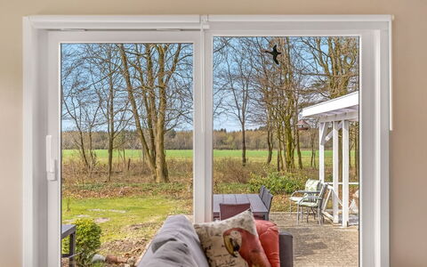 Friderica - 30Km from the Sea: Domicile, Porte, Accueil Porte, Dur, Salon, Parquet, Tache De Bois, Patio, Plante D'Appartement