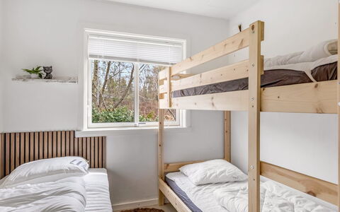 Friderica - 30Km from the Sea: Mur, Design Intérieur, Bois, Chambre, Sol, Lit, Sol, Meubles, Domicile, Plafond