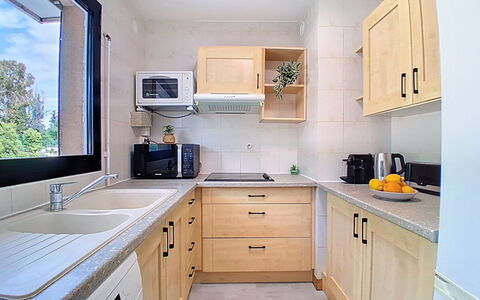 Le Maresol: Cuisine, Appareil De Cuisine, Comptoir, Principaux Appliance, Evier, Cabinetry, Évier, Bois, Luminaire Plomberie, Électroménager