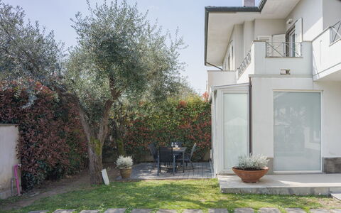 Casa a Un Passo dal Mare: Appartement, Design Urbain, Condominium, Béton, Balcon, Daylighting, Plâtre