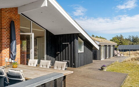 Steinunn - 600M from the Sea: Meubles, Bois, Design Intérieur, Sol, Sol, Chaise, Pièce, Plafond, Salon, Appartement