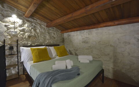 Villa Palmento by Geco Vacation Rentals: Mur, Chambre, Design Intérieur, Sol, Lit, Sol, Domicile, Plafond, Drap De Lit, Literie