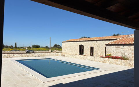 Villa Palmento by Geco Vacation Rentals: Piscine, Composite, Biens, Béton, Tuile, Hacienda, Recours, Villa, Caractéristique De L'Eau, Dalle