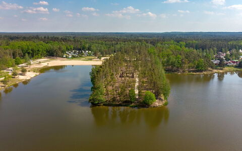 Hradec Kralove 4: Ressources En Eau, L'Eau, Plan D'Eau, Arbre, Environnement Naturel, La Nature, Voie Navigable, Paysage Naturel, Banque, Cours D'Eau