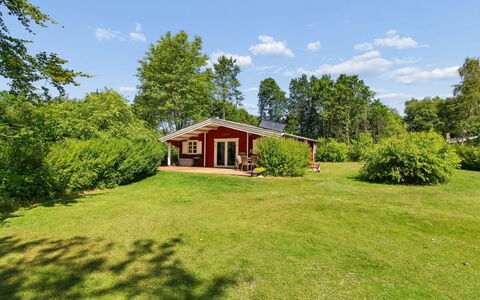 Jalina - 30Km from the Sea: Herbe, Vert, Arbuste, Maison, Chalet, Paysage, Lot Terre, Domicile, Toit