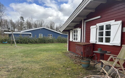 Jalina - 30Km from the Sea: Herbe, Bois, Toit, Maison, Domicile, Siding, Chalet, Lot Terre, Pelouse, Porte