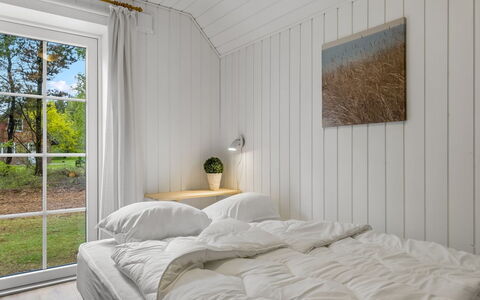 Ullamaj - 700M from the Sea: Bois, Chambre, Sol, Sol, Plafond, Design Intérieur, Lit, Drap De Lit, Literie, Linge