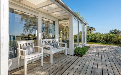 Niels - 1.3Km from the Sea: Meubles, Bois, Design Intérieur, Sol, Sol, Chaise, Pièce, Plafond, Salon, Appartement