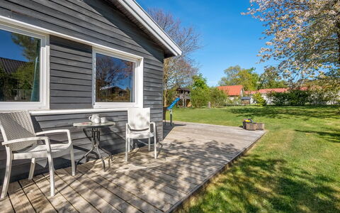 Niels - 1.3Km from the Sea: Meubles, Bois, Design Intérieur, Sol, Sol, Chaise, Pièce, Plafond, Salon, Appartement