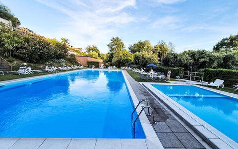Lake & Pool: Piscine, Loisir, Recours, Eco Hôtel, Mobilier De Jardin, Ville Resort, Hôtel, Thermes, Centre De Loisirs