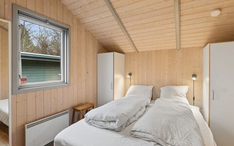 Niela - 700M from the Sea: Bois, Domicile, Plafond, Chambre, Porte, Lit, Dur, Tache De Bois, Planche, Cadre De Lit