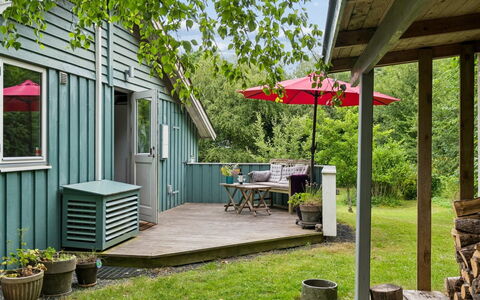 Niela - 700M from the Sea: Meubles, Mobilier De Jardin, Vaisselle, Table, Drinkware, Chaise, Tableau De Plein Air, Aliments, Bouteille