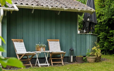 Niela - 700M from the Sea: Meubles, Mobilier De Jardin, Vaisselle, Table, Drinkware, Chaise, Tableau De Plein Air, Aliments, Bouteille